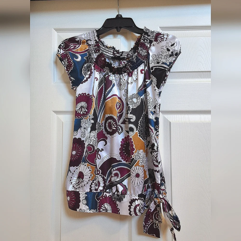 MY Michelle, Medium, Woman's Floral/Paisley Top - Picture 8 of 10